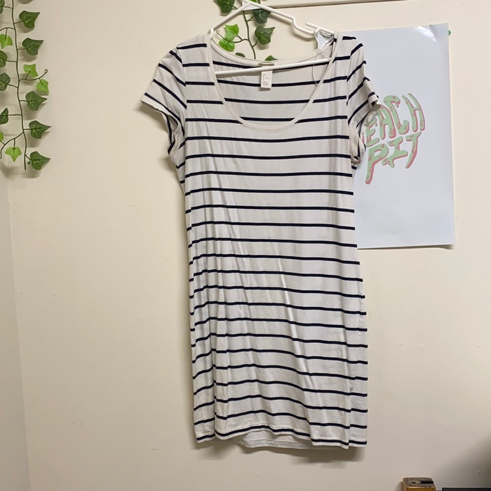 Women’s striped t-shirt dress. Great condition.